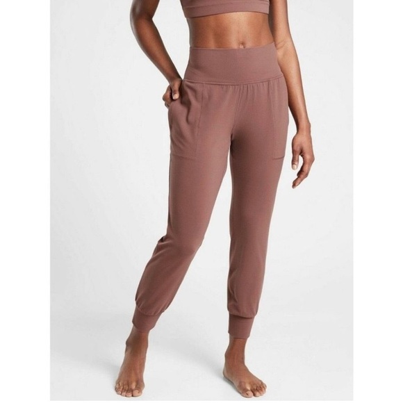 Athleta Salutation Jogger in Powervita Womens Size Medium Hearth Rose Brown - Picture 1 of 6